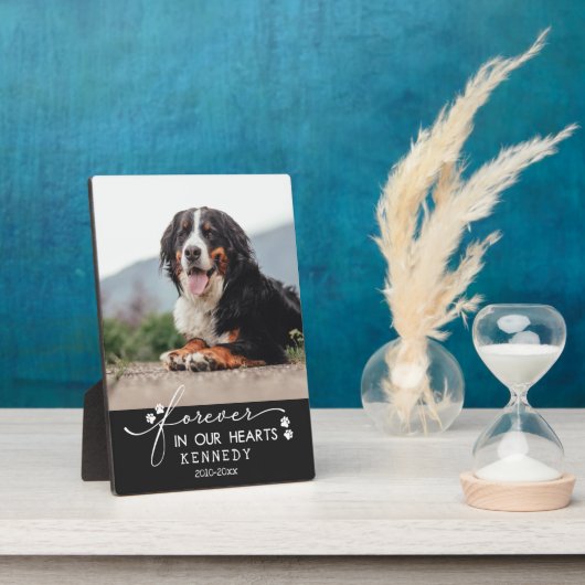 黒い手のプリント永遠に私たちのハートペットの写真 フォトプラーク (側面)
