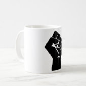 黒い拳を上げ – 抵抗の抗議 コーヒーマグカップ (正面左)