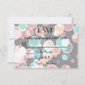 黒い数々の背景のRSVPカラーの泡 出欠カード (裏面)