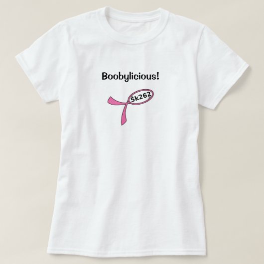 黒い文字: Boobylicious! Tシャツ (デザイン正面)