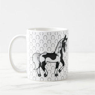 黒い斑点のあるキャラクターの駒歩馬イラスト コーヒーマグカップ