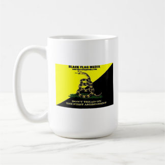 黒い旗媒体のコーヒー・マグ コーヒーマグカップ