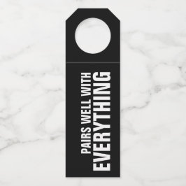 黒い服を着て上手にペアを組む ボトルネックタグ