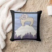 黒い枕にラム クッション (ブランケット)