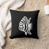 黒い枕に白い天使の魚 クッション (ブランケット)