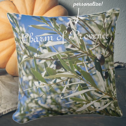 黒い果実の付いたグリーンオリーブの木 クッション