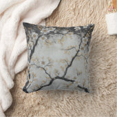 黒い枝に咲く白い花 クッション (ブランケット)