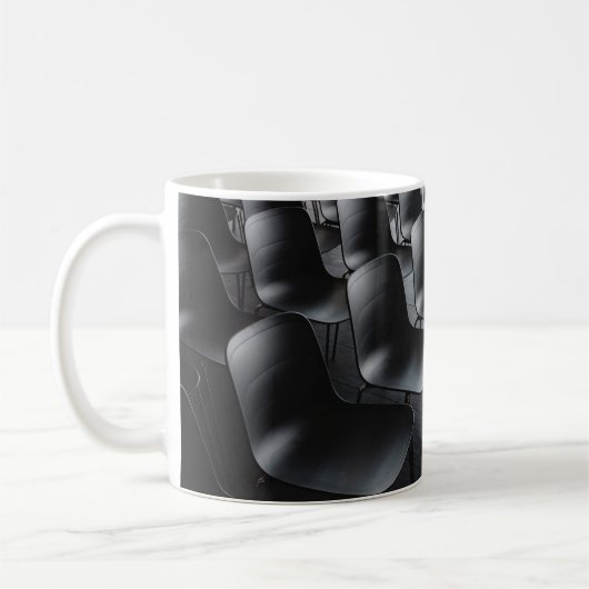 黒い椅子用ロット コーヒーマグカップ (左)