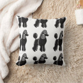 黒い標準プードルの正方形の枕 クッション (ブランケット)