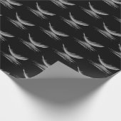 黒い水に浮かぶ白い羽毛 ラッピングペーパー (角)