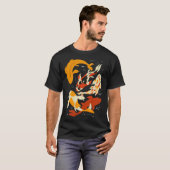 黒い水の中の錦鯉 Tシャツ (正面フル)