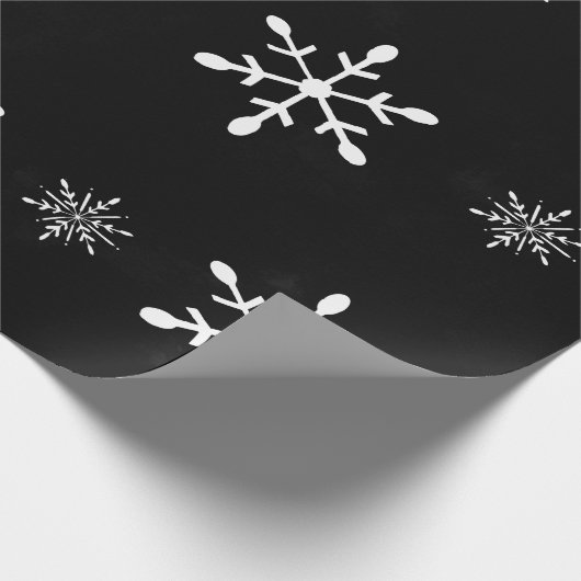 黒い水彩画および白い雪片|のクリスマス ラッピングペーパー (角)