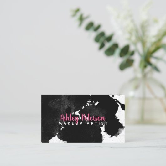 黒い水彩画のbrushtrokesの化粧のタイポグラフィ 名刺 (スタンド正面)