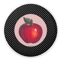 黒い水玉模様で白い赤いりんご