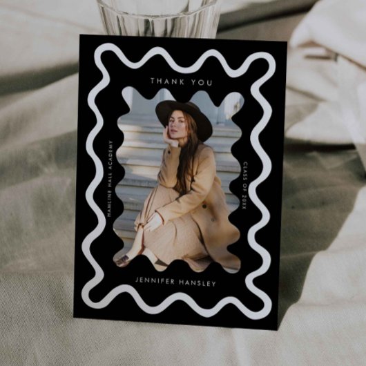 黒い波状フレーム卒業ありがとう 案内状