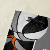 黒い灰色のチームカラーのバスケットボールの多く ビーチタオル (インサイチュ)