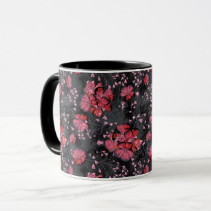 黒い灰色の背景に赤い花。 マグカップ