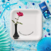 黒い独身の花瓶に赤いバラ ペーパープレート (パーティー)