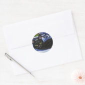 黒い猫が流れ込んでいる ラウンドシール (封筒)