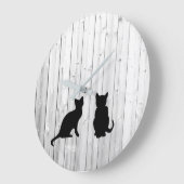 黒い猫モダンのシルエットon driftwood shiplap ラージ壁時計 (傾斜)