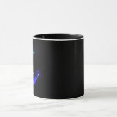 黒い白熱［赤熱］光を放つ背景にネオンの夜蝶 マグカップ (中央)