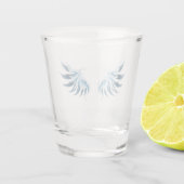 黒い白熱［赤熱］光を放つ背景の青いエンジェルウィングス ショットグラス (裏面)