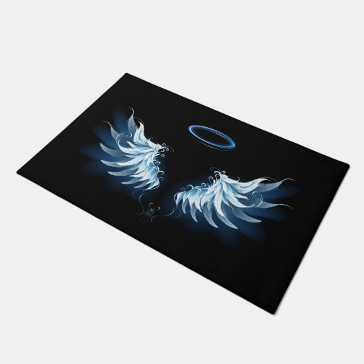 黒い白熱［赤熱］光を放つ背景の青いエンジェルウィングス ドアマット (アングル)