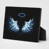黒い白熱［赤熱］光を放つ背景の青いエンジェルウィングス フォトプラーク (側面)