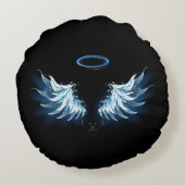黒い白熱［赤熱］光を放つ背景の青いエンジェルウィングス ラウンドクッション (裏面)