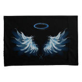 黒い白熱［赤熱］光を放つ背景の青いエンジェルウィングス 枕カバー (正面右)
