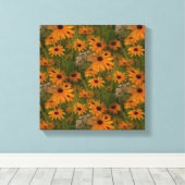 黒い目のスーザンの花が増えた キャンバスプリント (インサイチュ (ウッドフロア))