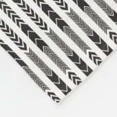 黒い矢のヘリンボンプリント フリースブランケット (角)