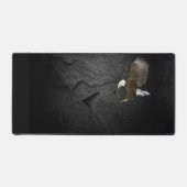 黒い石板の岩とハゲのワシ デスクマット (正面)