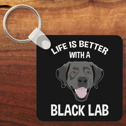 黒い研究室の方が生活が良い キーホルダー (正面)