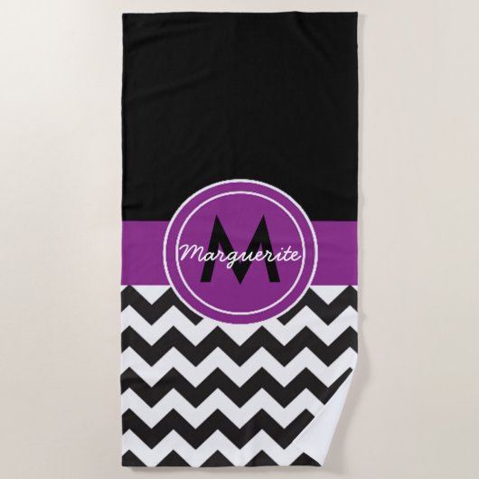 黒い紫色のシェブロン ビーチタオル (正面)