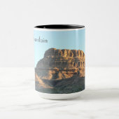 黒い縁が付いているマグの精神山 マグカップ (中央)