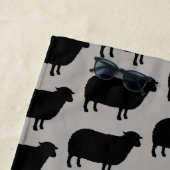 黒い羊のシルエットのパターン ビーチタオル (インサイチュ)