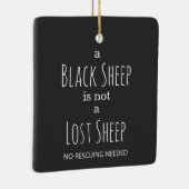 黒い羊は羊のおもしろい失ったではないパーソナライズされた セラミックオーナメント (右)