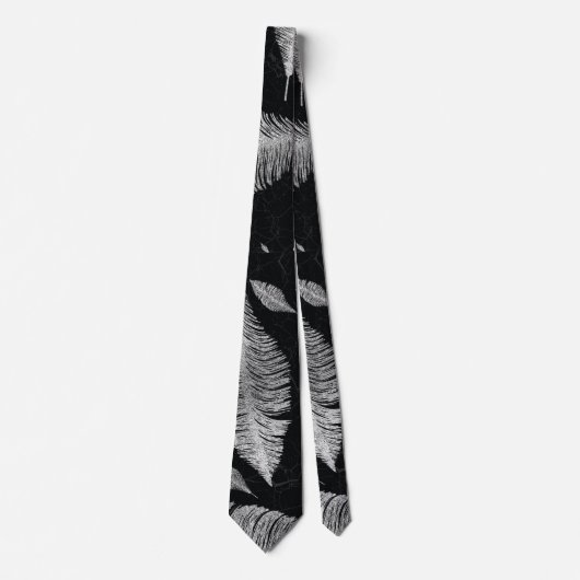 黒い羽パターンの抽象的な銀 ネクタイ (正面)