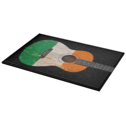 黒い老化させ、擦り切れたなアイルランドの旗のアコースティックギター カッティングボード (角)