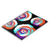 黒い背景にオレンジのバラの花束。瀬瀬 ノートブック (左側)