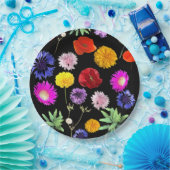 黒い背景にカラフルの夏の花 ペーパープレート (パーティー)