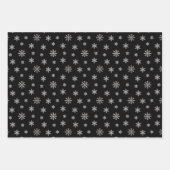 黒い背景にクリスマスの白い雪 ラッピングペーパーシート (正面)