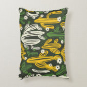 黒い背景にサボテンを塗ったシームレスな模様。 アクセントクッション (正面(垂直))