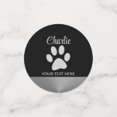 黒い背景にシルバードッグポー コンフェッティ (スモール正面)