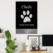 黒い背景にシルバードッグポー ポスター (ホームオフィス)