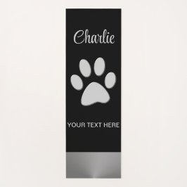 黒い背景にシルバードッグポー ヨガマット