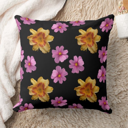 黒い背景にユリとコスモスの花 クッション (ブランケット)