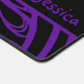 黒い背景に可愛い手描き紫の鳩 デスクマット (コーナー)