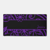 黒い背景に可愛い手描き紫の鳩 デスクマット (正面)